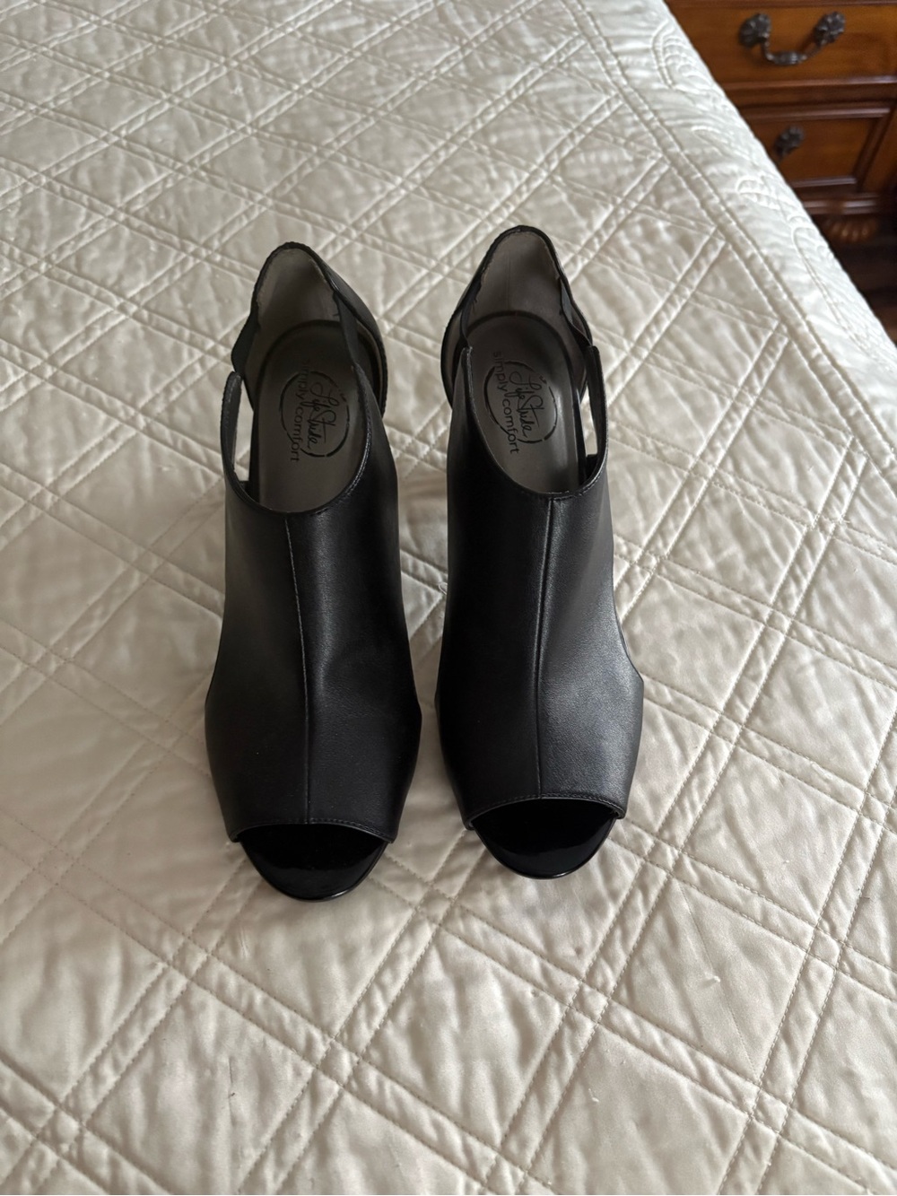 Life Stride Simply Comfort Black Peep-Toe Slingback Women’s Heels WORN ONCE !!!